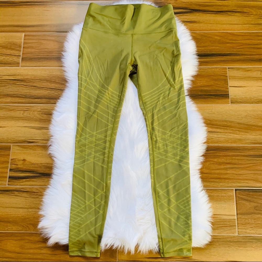 Lululemon mapped out brgz green size 10 leggings